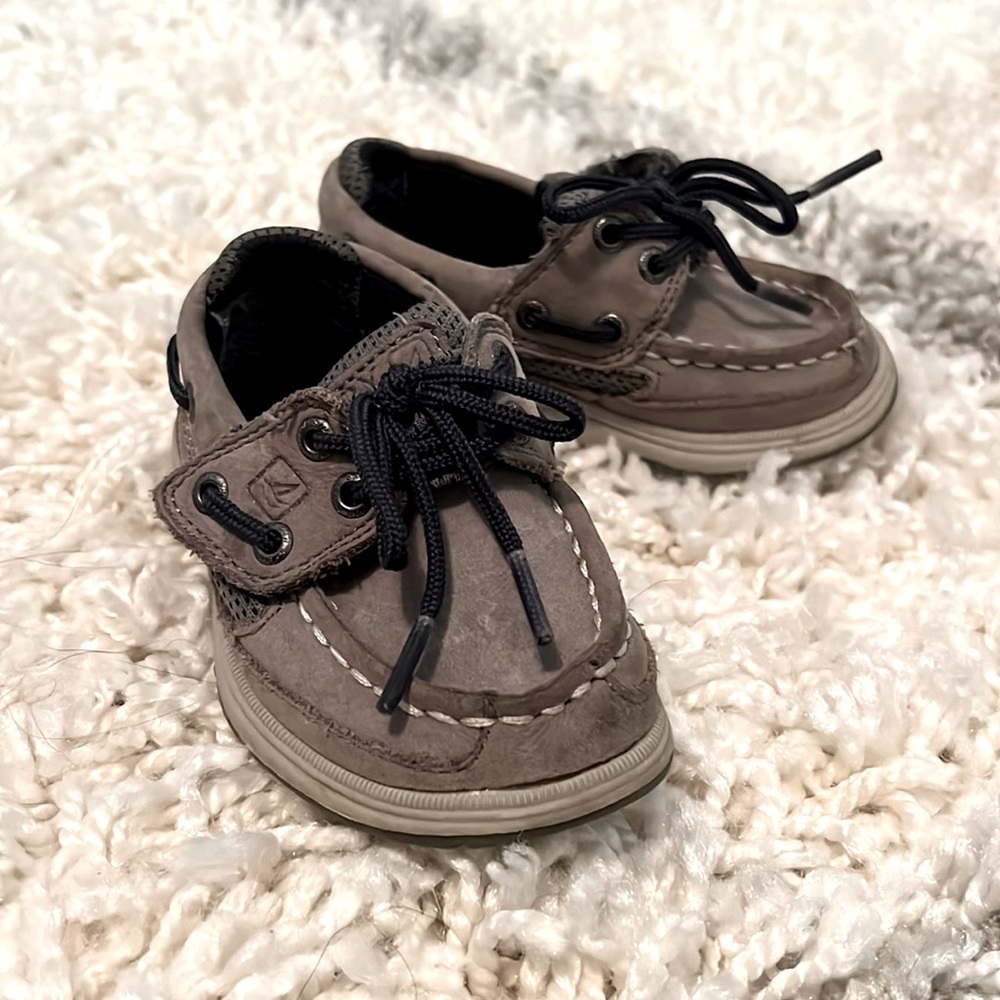 Sperry Topsider Size 6 (toddler)